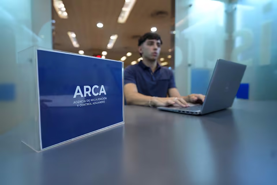 ARCA extendió la obligación de emitir comprobantes electrónicos originales o a través de controladores fiscales