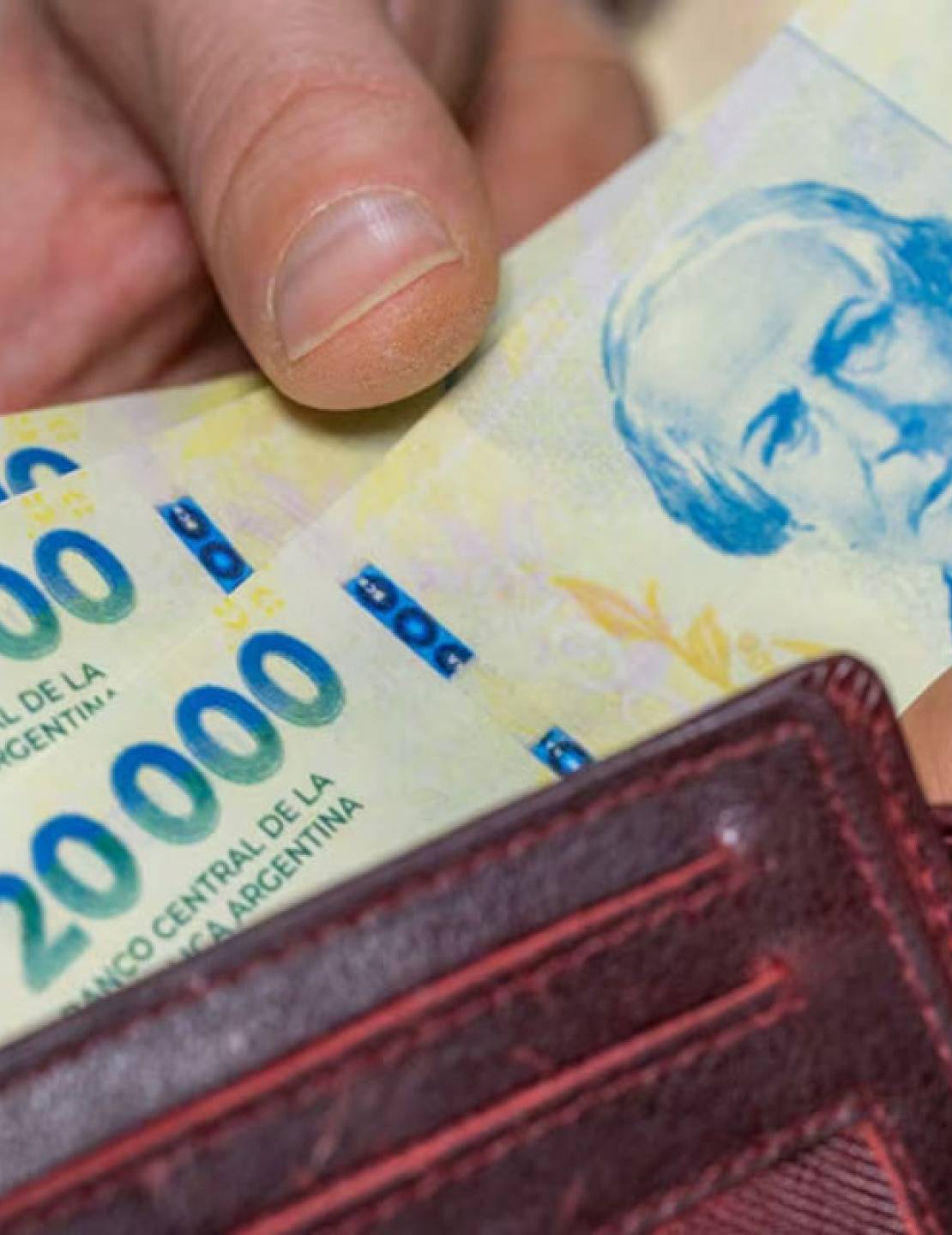 Salario mínimo, vital y móvil: se oficializaron los incrementos mensuales hasta agosto de 2026